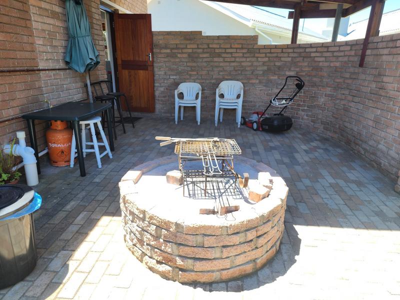 5 Bedroom Property for Sale in Hartenbos Western Cape